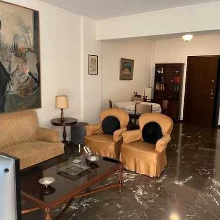 Apartment Spacious And Sunny In Cholargos Athens