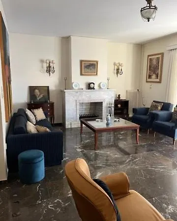 Spacious And Sunny In Cholargos Apartment