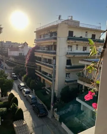 Apartment Spacious And Sunny In Cholargos *